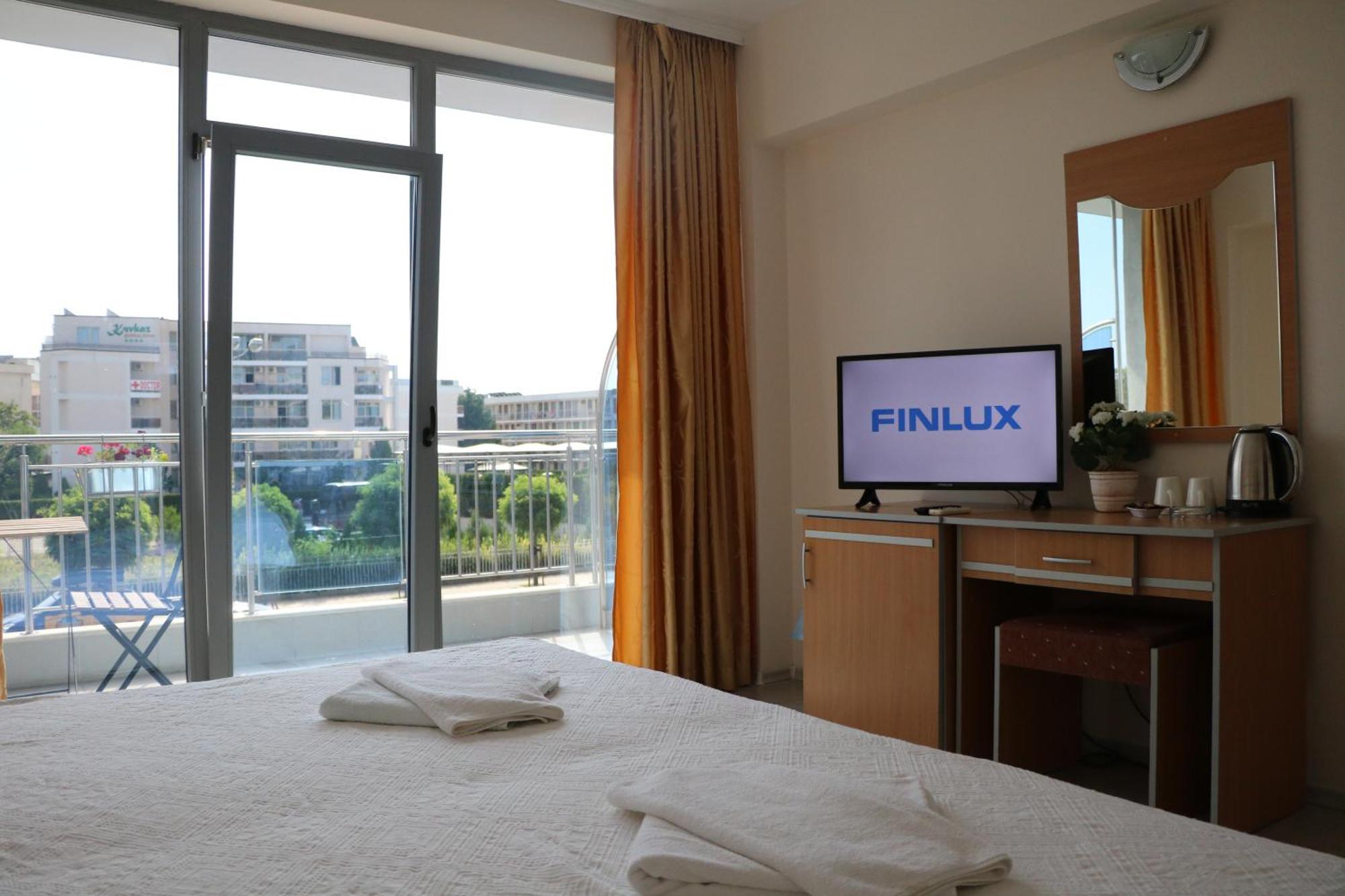 Persani Hotel-Free Parking Slăntjev Brjag Exteriör bild
