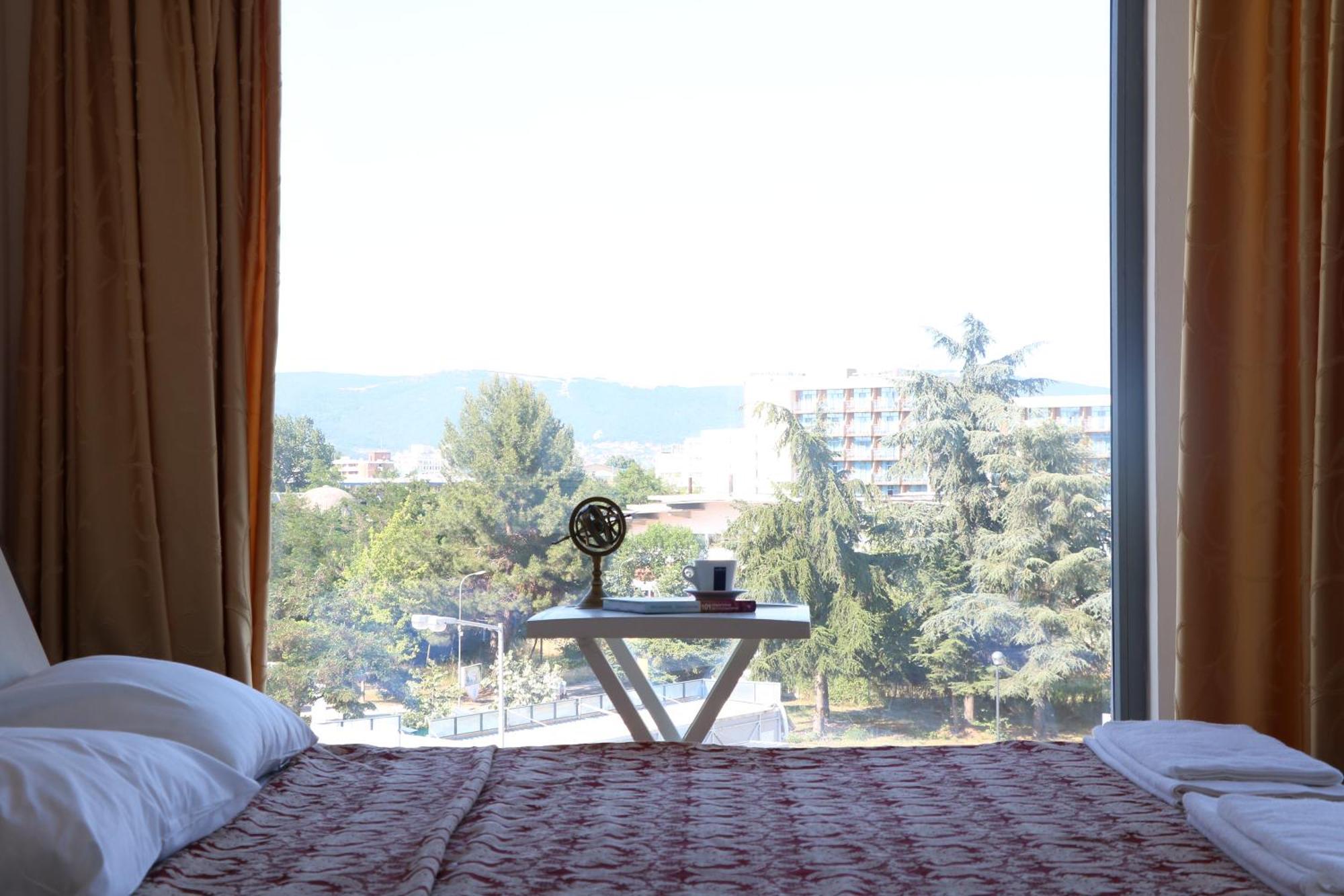 Persani Hotel-Free Parking Slăntjev Brjag Exteriör bild