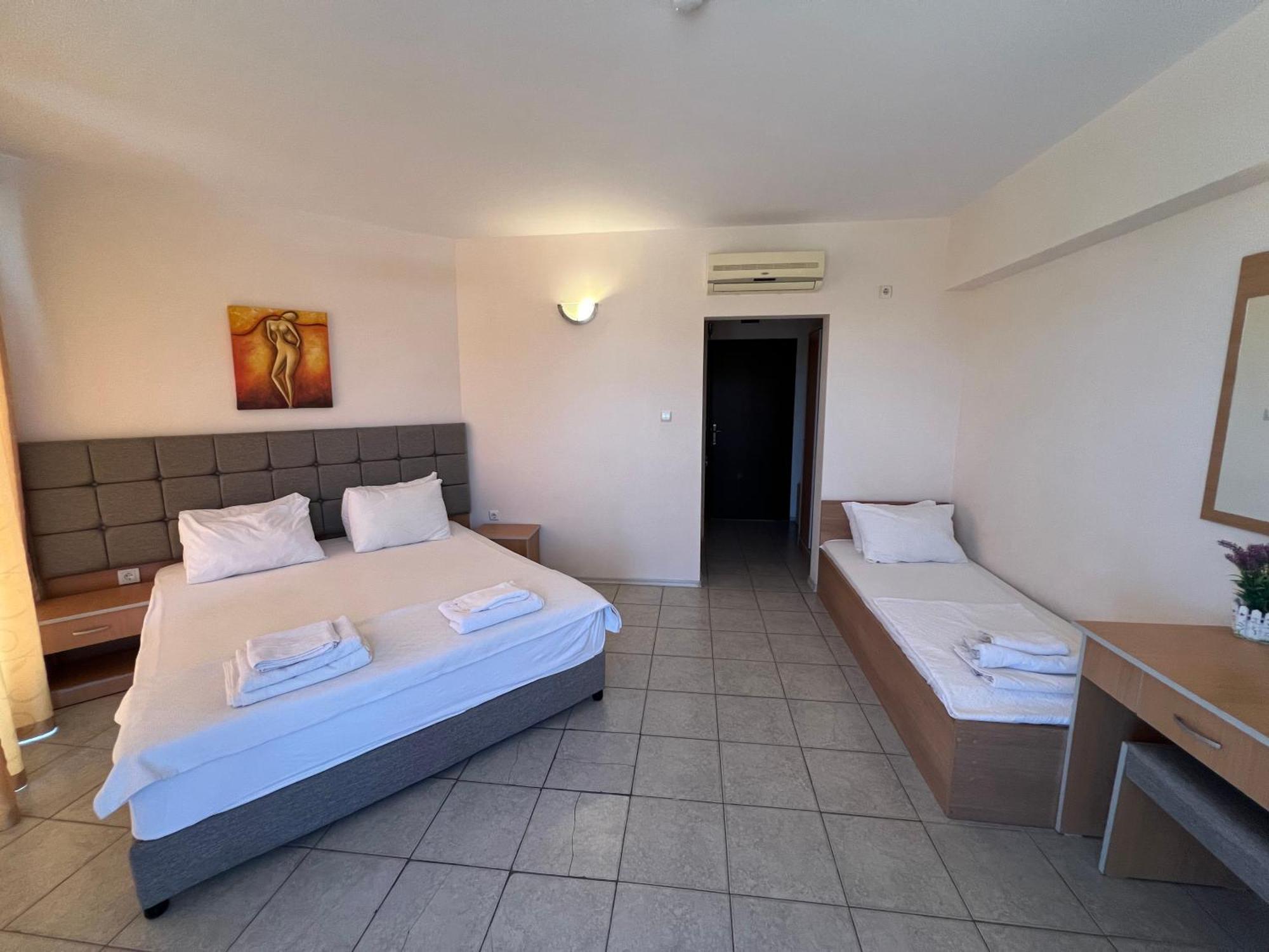 Persani Hotel-Free Parking Slăntjev Brjag Exteriör bild