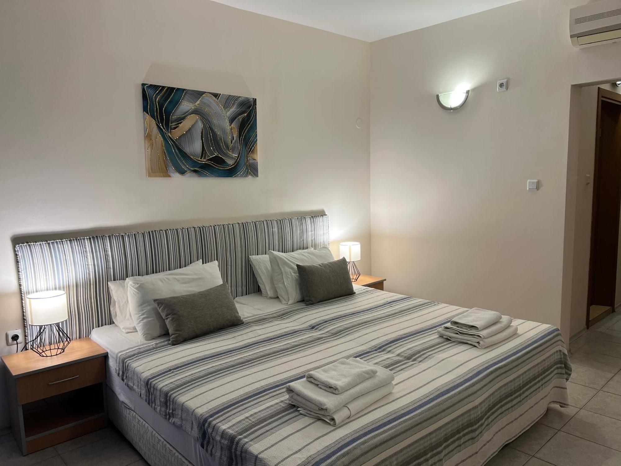 Persani Hotel-Free Parking Slăntjev Brjag Exteriör bild