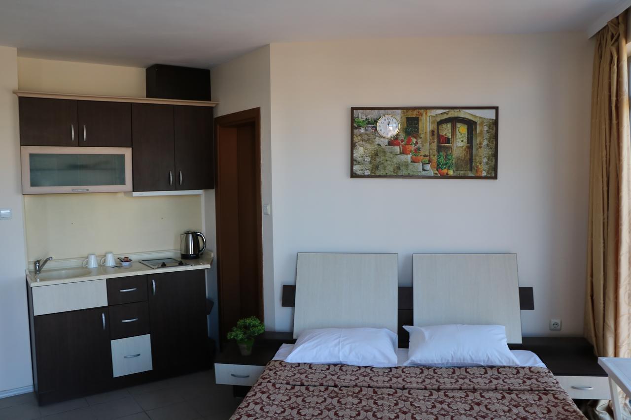 Persani Hotel-Free Parking Slăntjev Brjag Exteriör bild