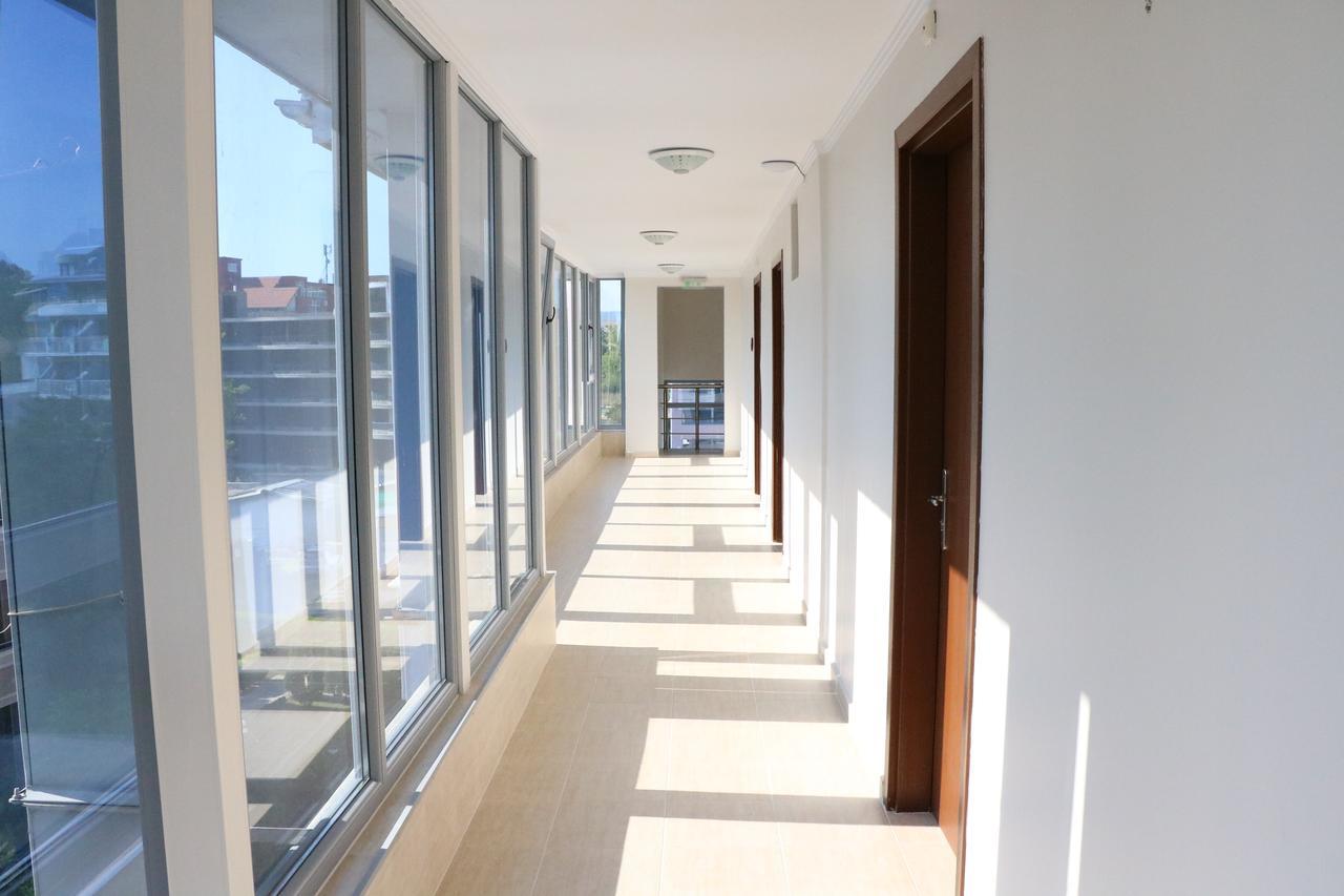 Persani Hotel-Free Parking Slăntjev Brjag Exteriör bild
