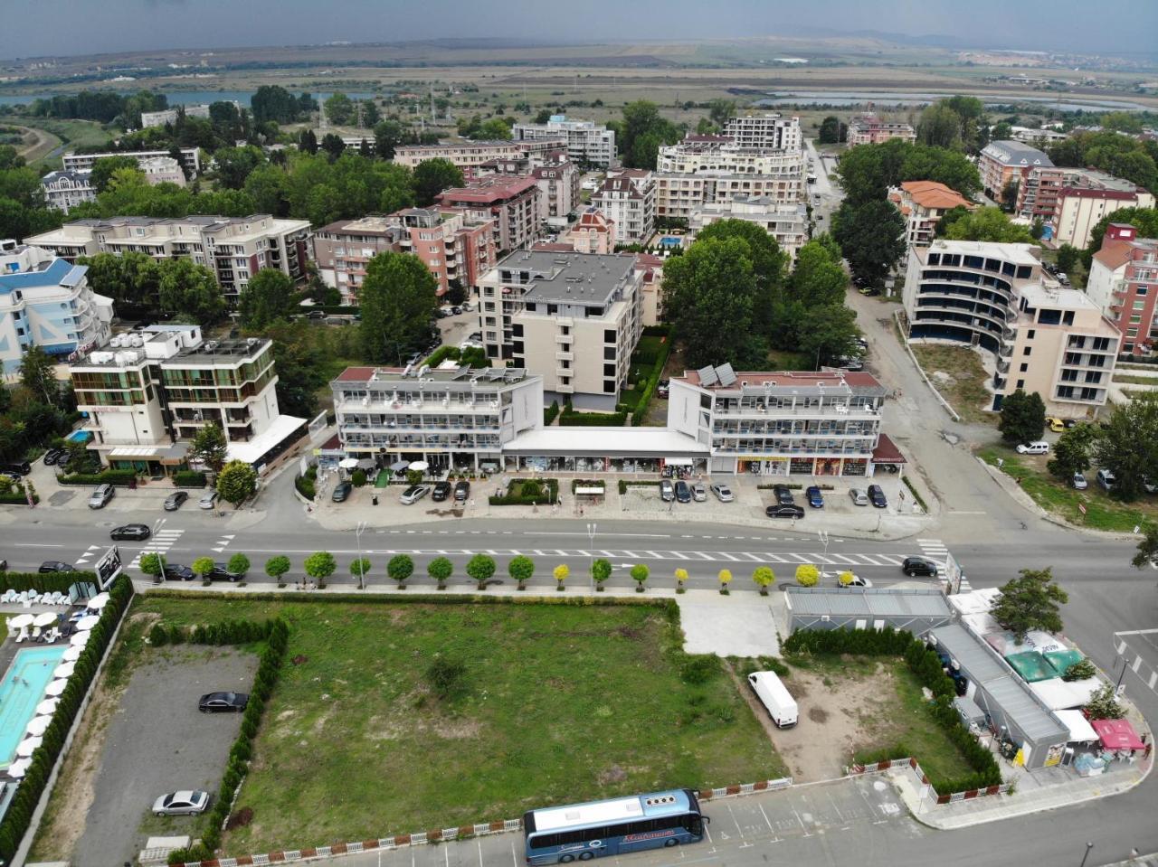 Persani Hotel-Free Parking Slăntjev Brjag Exteriör bild