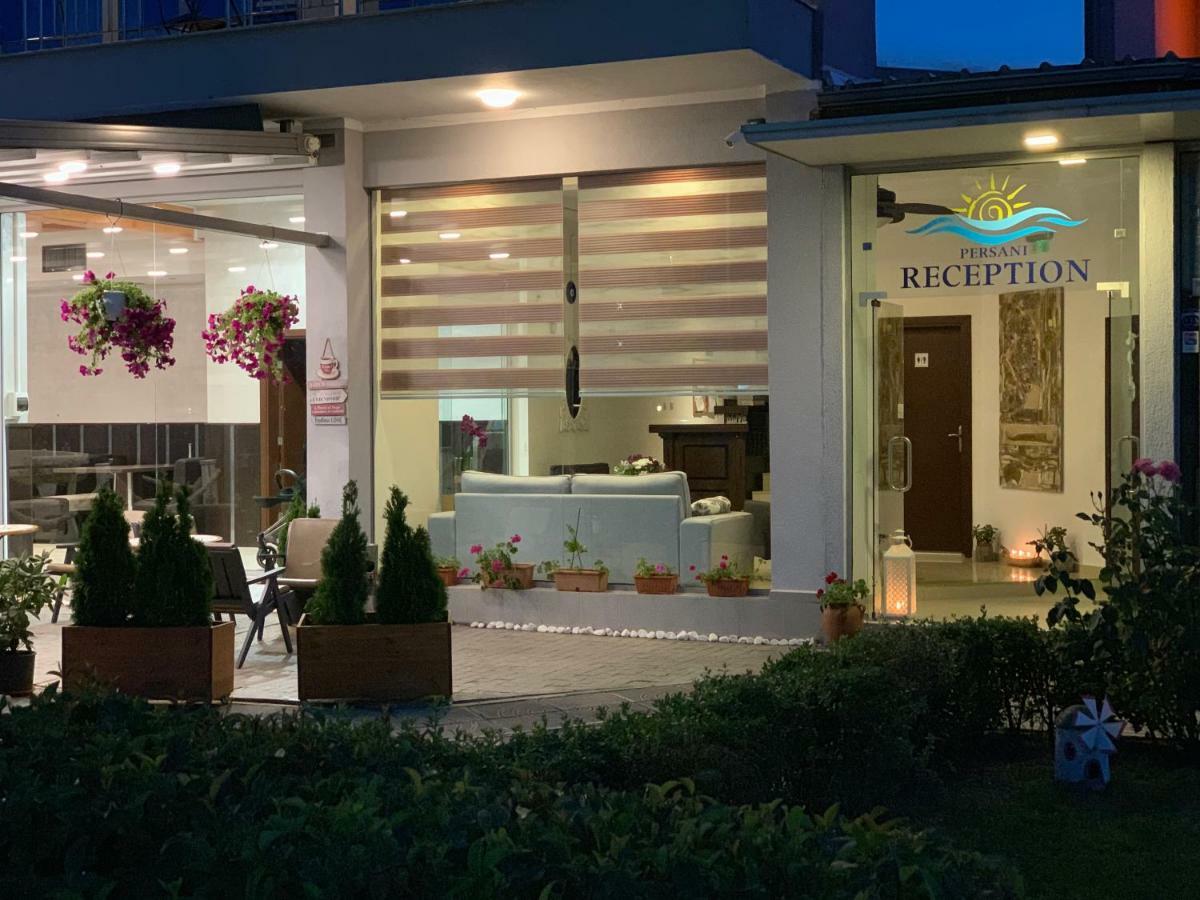 Persani Hotel-Free Parking Slăntjev Brjag Exteriör bild